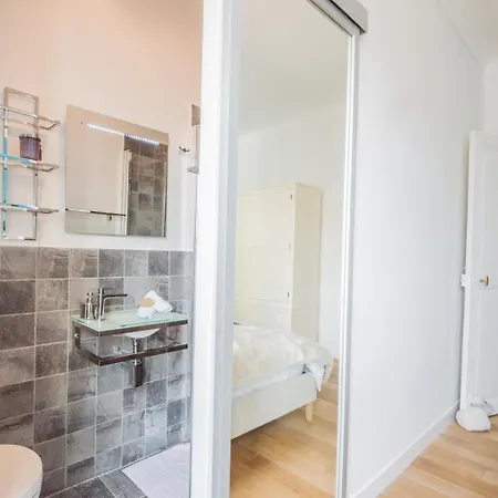 Apartment Sunlight - 